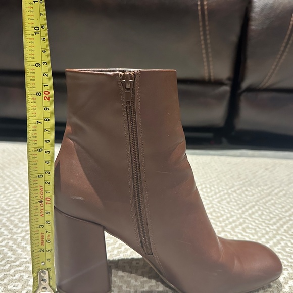 Steve Madden Brown Leather Ankle Boots - Picture 12 of 12